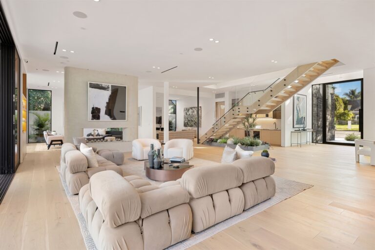 modern-open-concept-living-room-with-plush-seating